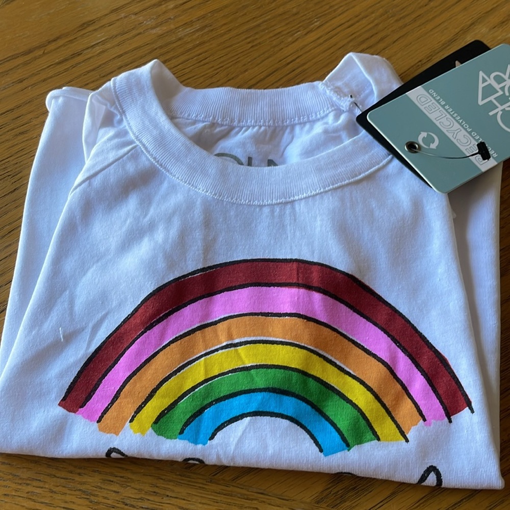 Chaser Rainbow Peace Sign Flutter Short Sleeve T Shirt Tee Size 14 NWT